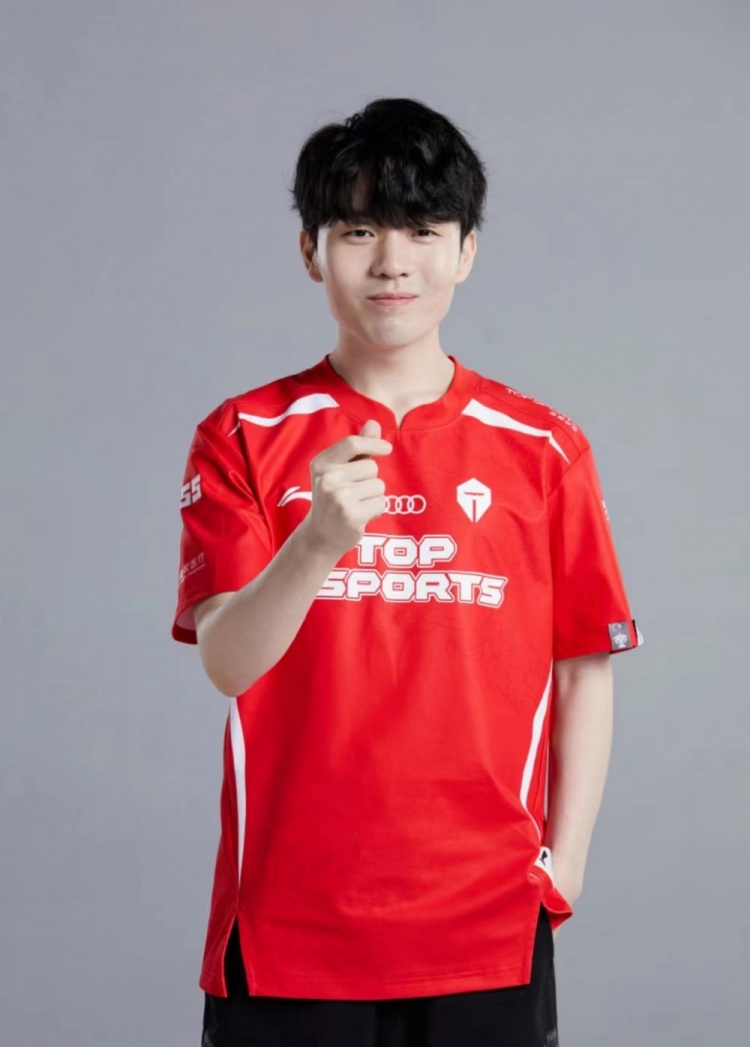 开云-包含萨拉赫焦点对战，Rookie与50激战TES分钟，晋级下一阶段胜负难料！的词条